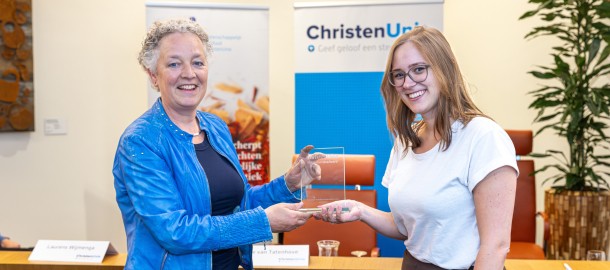 uitreiking Award aan Yvonne.jpg