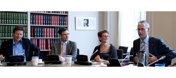 20110428-rouvoet-slob-fractievergadering-overdracht-3-3-top