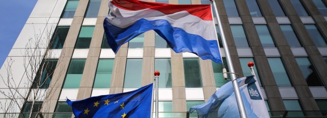 Nederlands Vlag en Europese Vlag.jpg