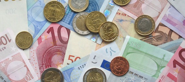 Euro_coins_and_banknotes dienstbare economie