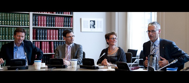 20110428-rouvoet-slob-fractievergadering-overdracht-3-3-top