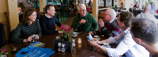 Mirjam in gesprek met boeren in Dordrecht