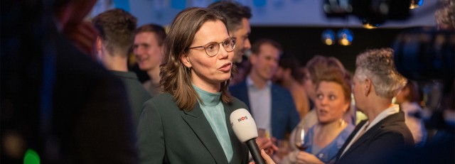 Mirjam geïnterviewd door de NOS uitslagenavond 2023.jpg