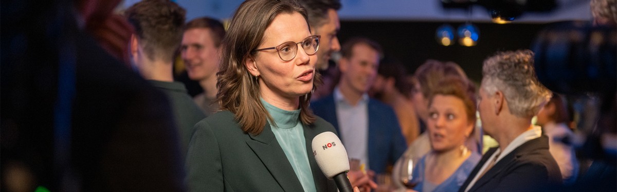 Mirjam geïnterviewd door de NOS uitslagenavond 2023.jpg
