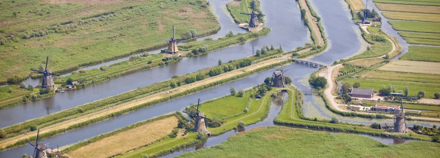 Polder en molens van boven.jpg