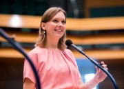 'Eerlijk zijn doe je niet omdat de wet dat voorschrijft' (bijdrage aan debat over sms-berichten minister-president)