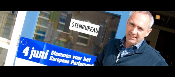 20090604 Van Dalen Stembureau Houten